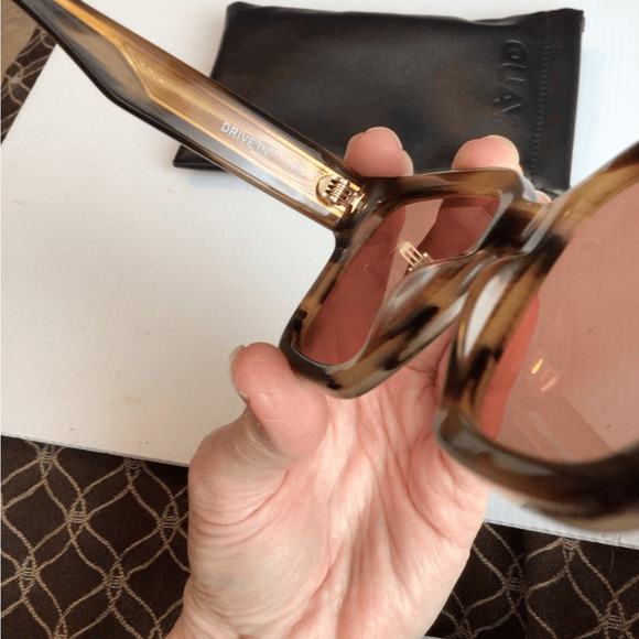 NEW! Rare Apricot Wood Drive in Quay Australia Brown Sunglasses Sleek Design